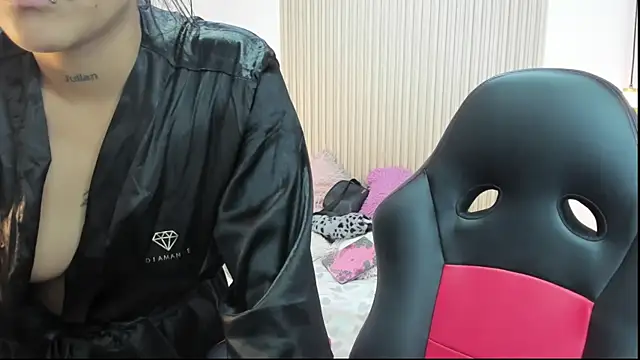 DominikEmber online show from December 15, 3:55 am