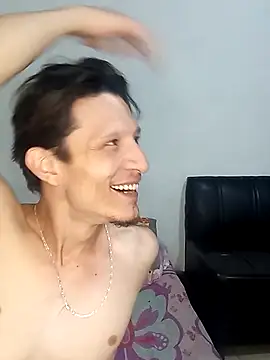 Snapshot of xXAndreyAndMariaXx chatting on December 2, 3:29 pm xXAndreyAndMariaXx online show from December 2, 3:29 pm