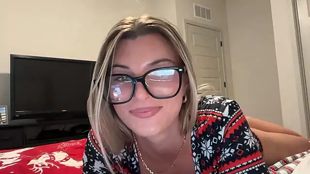 Snapshot of RosieCheeks_ chatting on November 25, 10:21 pm RosieCheeks online show from November 25, 10:21 pm