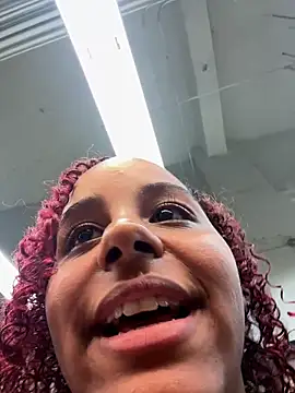 Snapshot of Nicolitalalinda chatting on February 14, 4:53 am Nicolitalalinda online show from February 14, 4:53 am