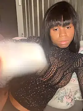 Snapshot of mayalouise chatting on November 11, 4:01 am mayalouise online show from November 11, 4:01 am