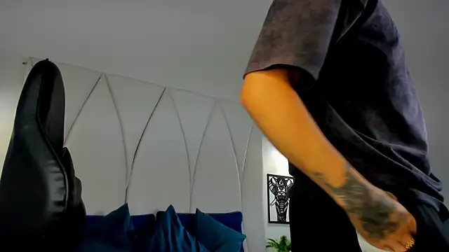 Maxwell Dupont online show from December 1, 7:30 pm