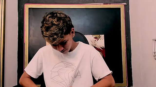 Snapshot of Timmy_Kiing_ chatting on January 15, 9:18 pm Timmy Kiing online show from January 15, 9:18 pm