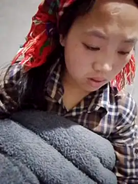 Snapshot of Yumiik2kk chatting on December 4, 7:11 pm Yumiik2kk online show from December 4, 7:11 pm