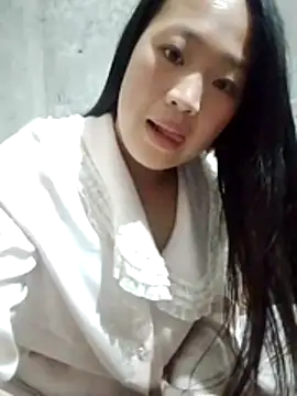 Snapshot of Yumiik2kk chatting on December 14, 10:20 am Yumiik2kk online show from December 14, 10:20 am