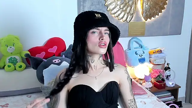 Snapshot of Angeline_smith1 chatting on November 13, 6:56 am Angeline smith1 online show from November 13, 6:56 am