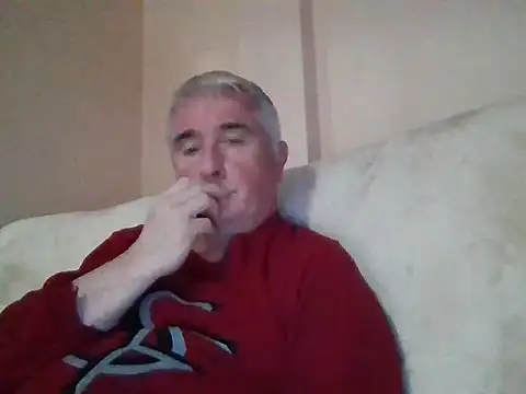 Snapshot of Cumlover5534 chatting on December 25, 7:24 am Cumlover5534 online show from December 25, 7:24 am