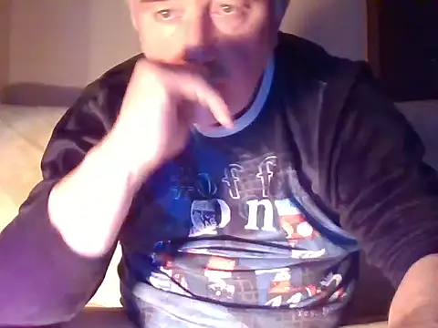 Snapshot of Cumlover5534 chatting on December 28, 7:33 am Cumlover5534 online show from December 28, 7:33 am