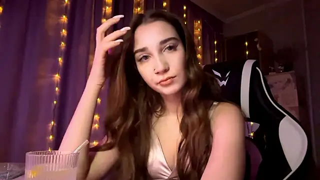 HollyPaw online show from February 1, 10:08 pm