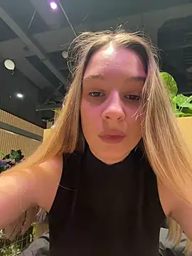 Snapshot of SashaCatt chatting on December 2, 7:47 am SashaCatt online show from December 2, 7:47 am