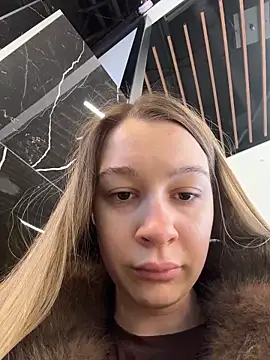 Snapshot of SashaCatt chatting on December 15, 7:56 am SashaCatt online show from December 15, 7:56 am