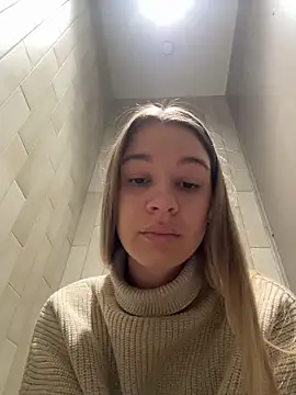 Snapshot of SashaCatt chatting on February 11, 7:46 am SashaCatt online show from February 11, 7:46 am