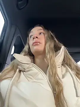 Snapshot of SashaCatt chatting on February 16, 8:10 am SashaCatt online show from February 16, 8:10 am