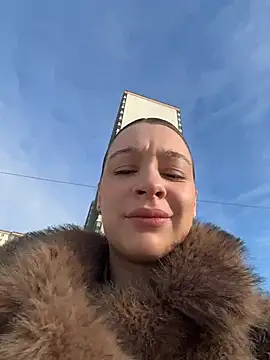 Snapshot of SashaCatt chatting on February 24, 8:12 am SashaCatt online show from February 24, 8:12 am