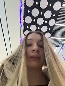 Snapshot of SashaCatt chatting on February 27, 8:14 am SashaCatt online show from February 27, 8:14 am