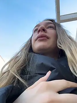 Snapshot of SashaCatt chatting on March 6, 8:22 am SashaCatt online show from March 6, 8:22 am