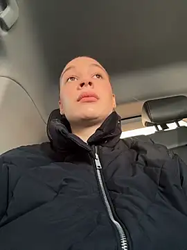 Snapshot of SashaCatt chatting on March 11, 8:20 am SashaCatt online show from March 11, 8:20 am