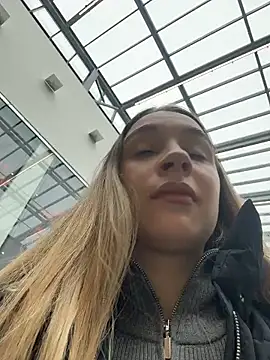 Snapshot of SashaCatt chatting on March 25, 9:15 am SashaCatt online show from March 25, 9:15 am