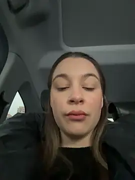 Snapshot of SashaCatt chatting on April 3, 8:34 am SashaCatt online show from April 3, 8:34 am