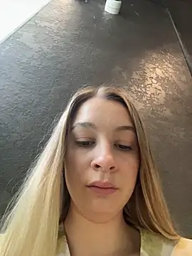 Snapshot of SashaCatt chatting on July 14, 10:21 am SashaCatt online show from July 14, 10:21 am