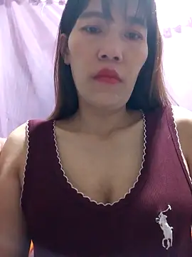 Snapshot of Hini68 chatting on November 18, 1:44 am Hini68 online show from November 18, 1:44 am