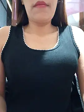 Snapshot of Hini68 chatting on November 30, 1:53 am Hini68 online show from November 30, 1:53 am