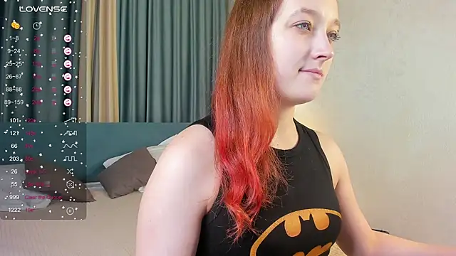 Snapshot of LauraKelley chatting on November 20, 10:37 am LauraKelley online show from November 20, 10:37 am