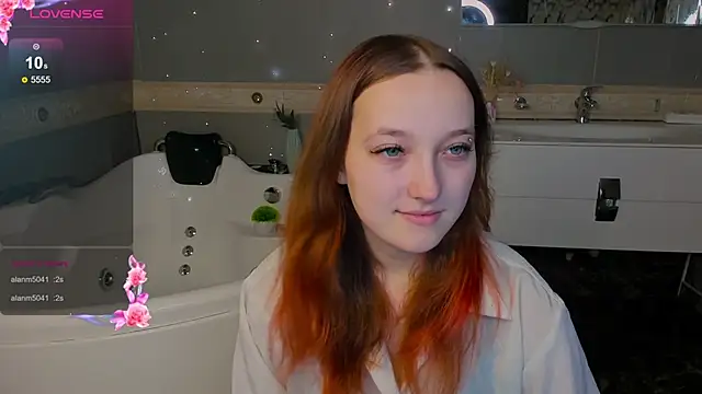 Snapshot of LauraKelley chatting on December 5, 11:19 am LauraKelley online show from December 5, 11:19 am