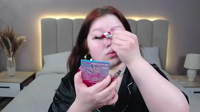 EvaNova  online show from February 9, 10:30 am