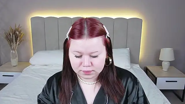 Snapshot of EvaNova_ chatting on March 29, 10:59 am EvaNova online show from March 29, 10:59 am