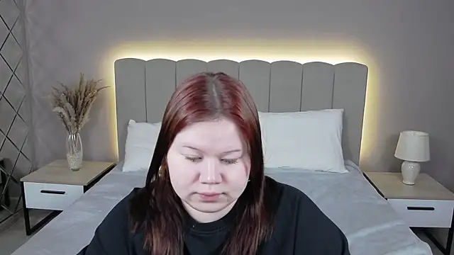 Snapshot of EvaNova_ chatting on April 17, 6:38 am EvaNova online show from April 17, 6:38 am