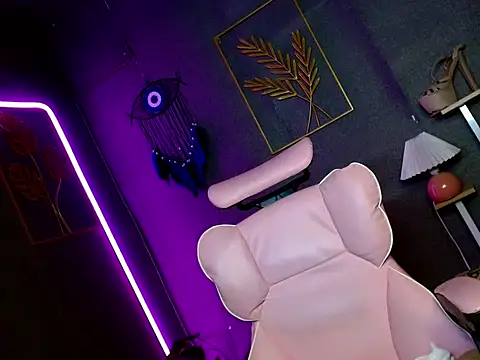 slutty lauraxxx online show from February 11, 9:58 am