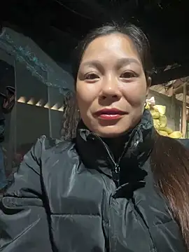 Snapshot of Lyla_john chatting on December 14, 2:06 am Lyla john online show from December 14, 2:06 am