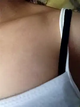 Lyla john online show from March 28, 1:38 am