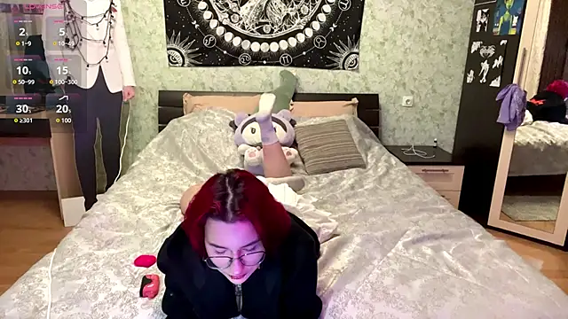 TheaMacrae online show from November 18, 3:05 pm