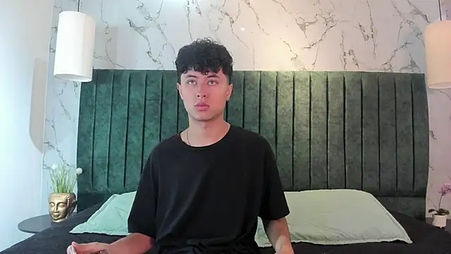 Snapshot of Noah_dupont_ chatting on December 4, 11:52 am Noah dupont online show from December 4, 11:52 am