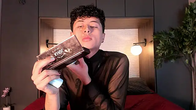 Snapshot of Noah_dupont_ chatting on December 15, 11:58 am Noah dupont online show from December 15, 11:58 am