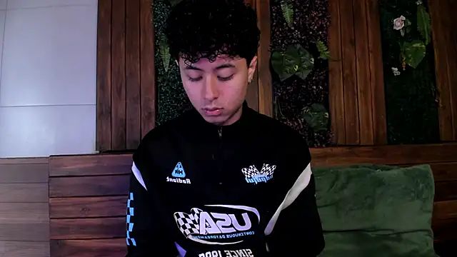 Noah dupont  online show from February 10, 12:09 pm