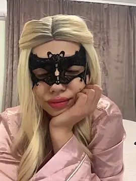 Snapshot of LilxSar chatting on November 28, 5:59 pm LilxSar online show from November 28, 5:59 pm