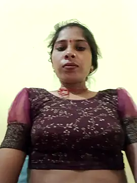 Snapshot of Veshali_Love143 chatting on November 11, 12:32 am Veshali Love143 online show from November 11, 12:32 am