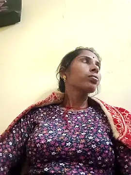 Snapshot of Veshali_Love143 chatting on November 13, 11:25 pm Veshali Love143 online show from November 13, 11:25 pm