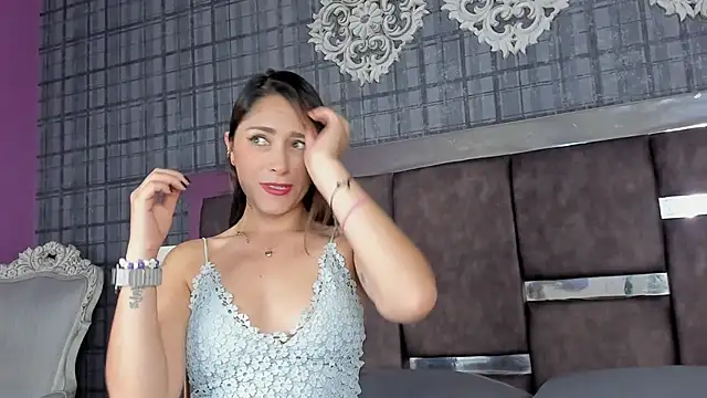 Snapshot of MiiaBlazee chatting on November 14, 1:21 pm MiiaBlazee online show from November 14, 1:21 pm