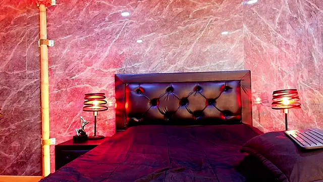 Snapshot of Sasha_Larsen chatting on November 27, 3:41 am Sasha Larsen online show from November 27, 3:41 am