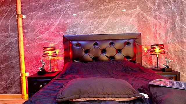 Snapshot of Sasha_Larsen chatting on December 1, 3:55 am Sasha Larsen online show from December 1, 3:55 am