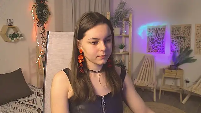 Snapshot of FrancescaCavaliere chatting on April 5, 6:10 am FrancescaCavaliere online show from April 5, 6:10 am