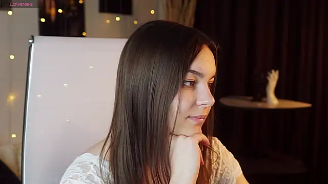 Snapshot of FrancescaCavaliere chatting on June 9, 12:28 pm FrancescaCavaliere online show from June 9, 12:28 pm