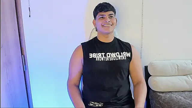 Snapshot of james_smithx chatting on December 4, 9:12 pm james smithx online show from December 4, 9:12 pm