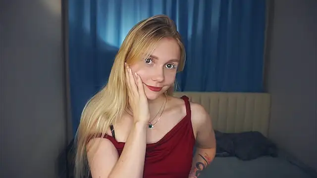 Snapshot of UnDesiga chatting on November 15, 6:26 pm UnDesiga online show from November 15, 6:26 pm