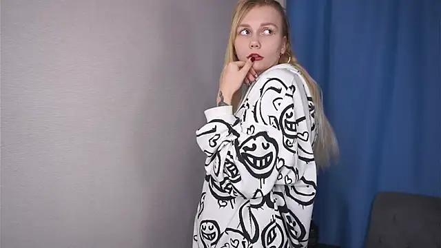 Snapshot of UnDesiga chatting on November 22, 5:34 pm UnDesiga online show from November 22, 5:34 pm