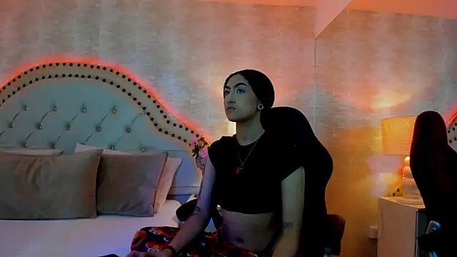 Snapshot of EllaEvanz chatting on December 2, 7:31 pm EllaEvanz online show from December 2, 7:31 pm